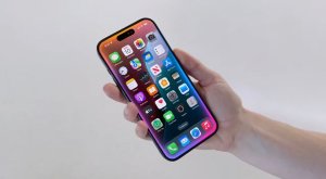 آيفون الذكاء الاصطناعي iOS 18 مساعد سيري